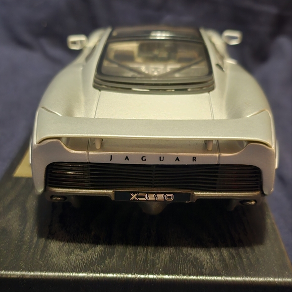 Vintage MAISTO 1992 JAGUAR XJ220 SILVER Special Edition - Picture 6 of 6